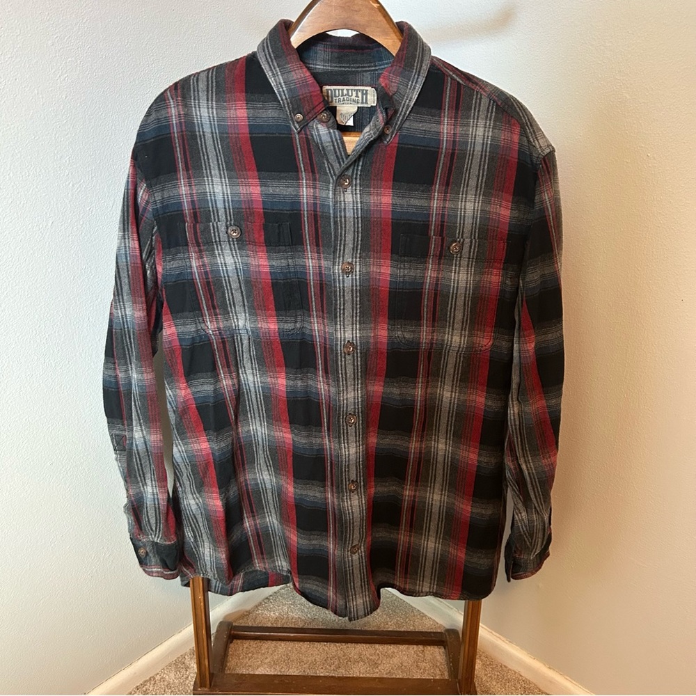 Duluth Trading Co Men's Plaid Shirt in Red and Black
